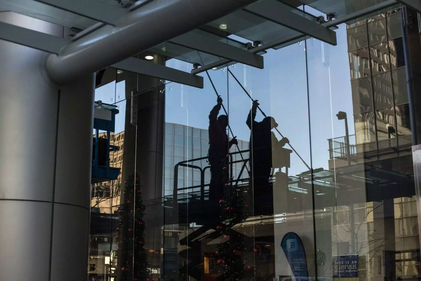 window cleaning service in los angeles